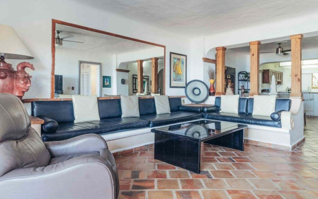Ocean View 2Br Condo-balcony-beach-pool VDS 111