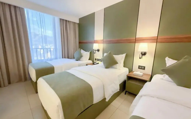 Coral Beach Hotel & Spa