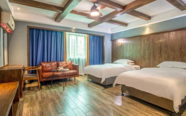Shenglong Business Hotel