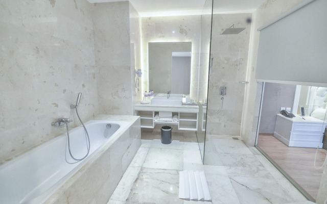 Platinum Balikpapan Hotel & Convention Hall