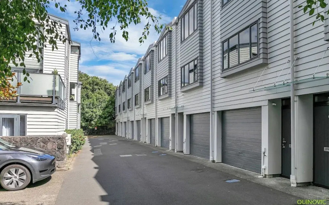 Balcony+Parking 3BR Gem Near Arena | Zodiak Stays