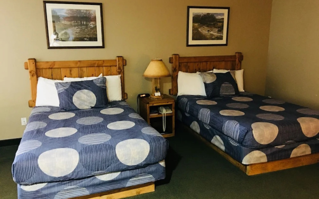 Boulder Creek Inn