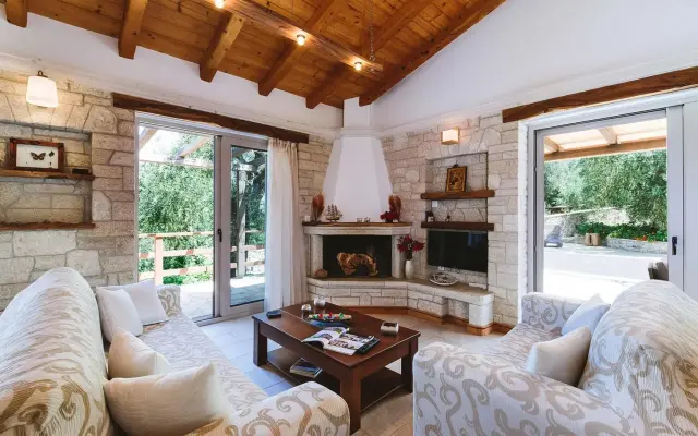 Aristea - 2 BR Villa Surrounded by Olive Groves