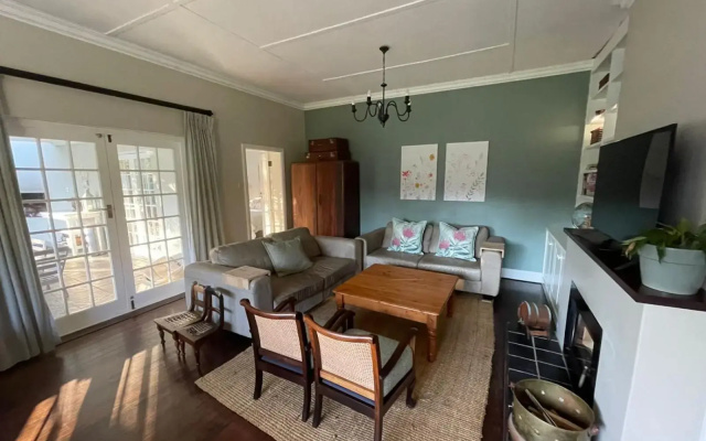 Protea Manor