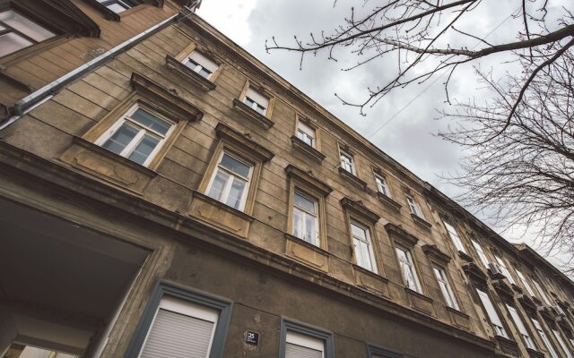 Апартаменты Tia Apartments and Rooms вид на фасад