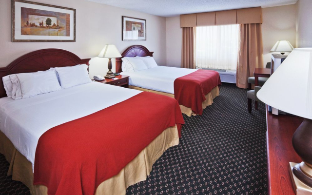 Holiday Inn Express Tulsa-Woodland Hills