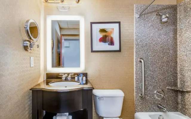 Crowne Plaza - Milwaukee South