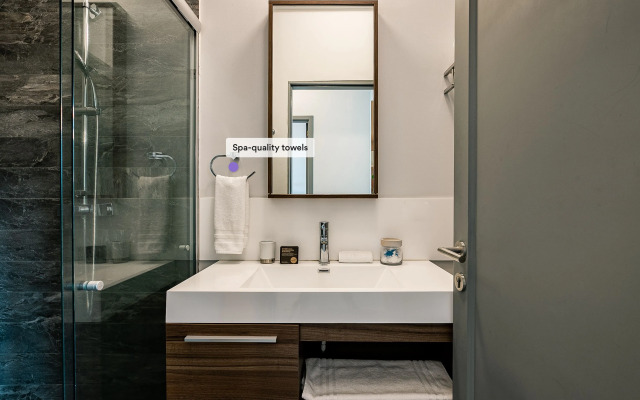 Chic Modern La Condesa Apt in Art Deco Building