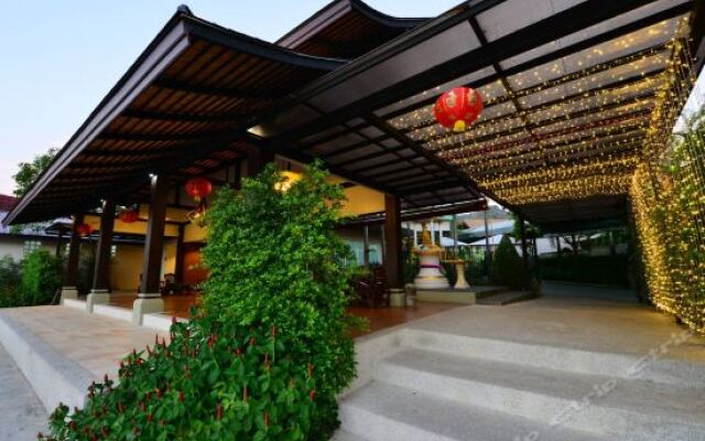 Отель Modern Thai Villa Rawai вид на фасад