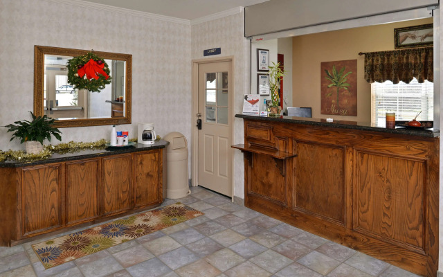 Americas Best Value Inn & Suites Winnie