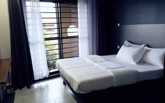 Ashleys Hotel