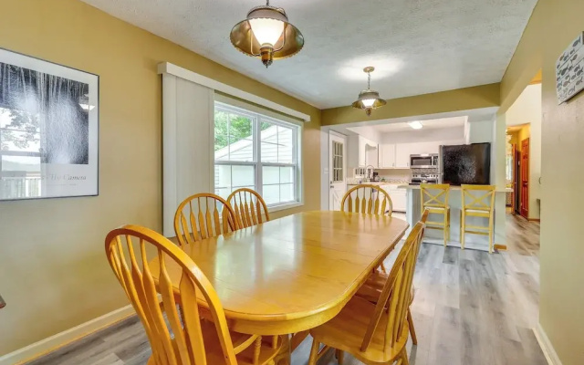 Ozark Mountain View Retreat w/ Hot Tub!