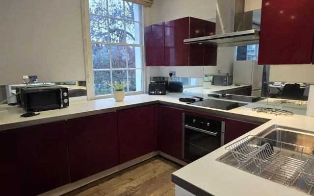 Apartment - Sleeps 6 & Near Station