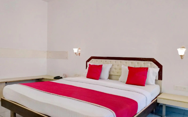 OYO 10884 Pavana Residency