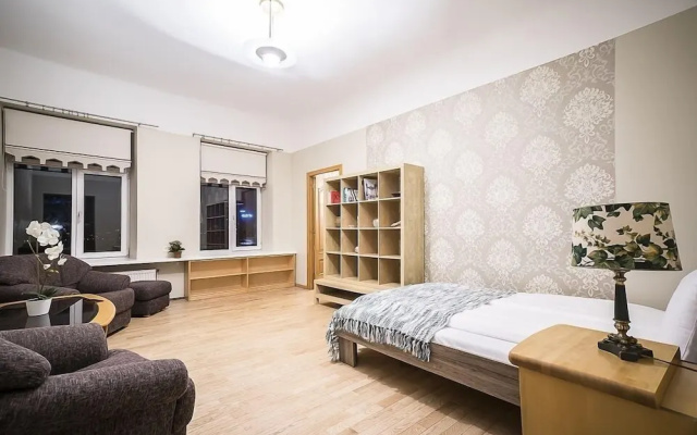 Ап-ты WINWINSTAY с вид. на реку, Старый город