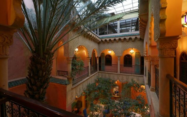 Отель Riad Atlas Quatre & Spa Марокко, Марракеш - отзывы, цены и фото номеров - забронировать отель Riad Atlas Quatre & Spa онлайн вид на фасад