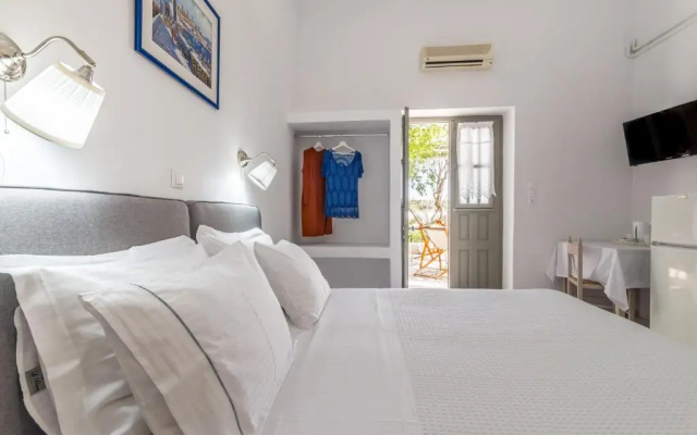 Milos Apartment
