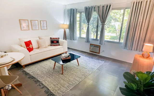 Local 102 Apartment