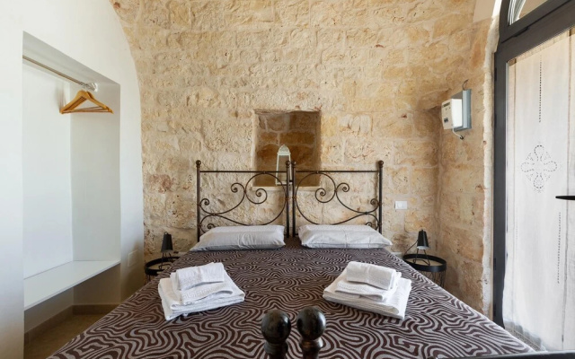 2822 Marì Trullo by Perle di Puglia