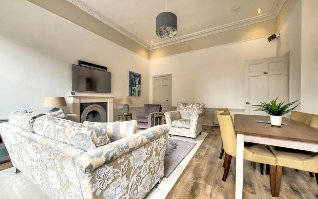 City Centre Georgian Maindoor 2bed/2bath Apartment