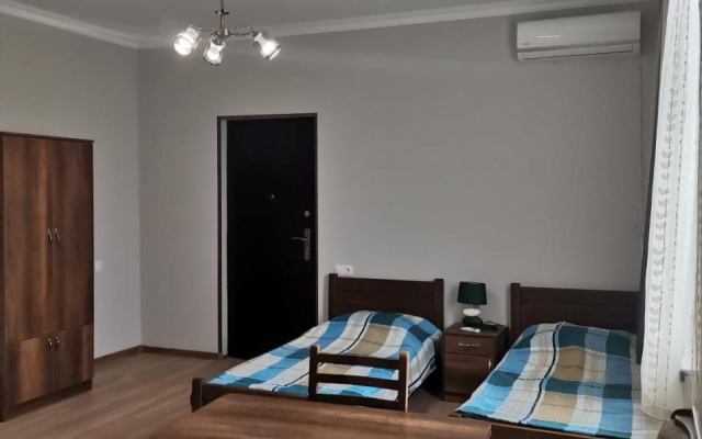 Guest House 35