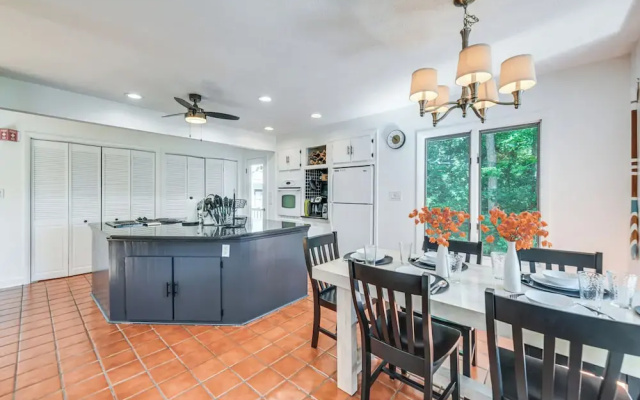 Waterfront Urbanna Home w/ Private Dock & Pool