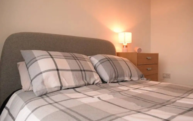 2 Bedroom Apartment Near the O2 Arena