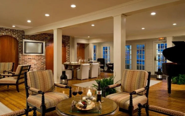 Chatham Wayside Inn