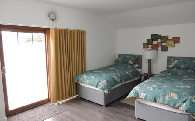 Braeview Studio (Adults Only)
