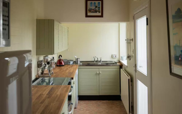 Near Beach - Pets - Bbq - Fireplace - Sleeps 10