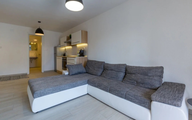 Apartments Azzaro
