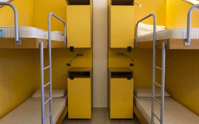 Seven Hostel