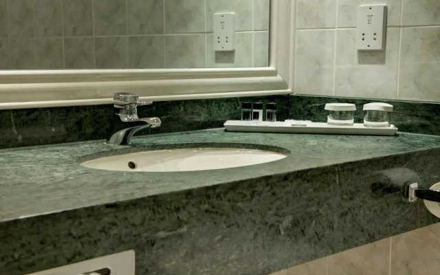 Manor Hotel Solihull, BW Signature Collection