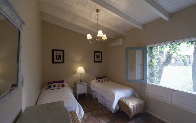 El Porvenir Casa de Bodega
