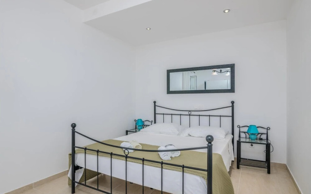 Amazing Home in Linardici With Wifi and 6 Bedrooms