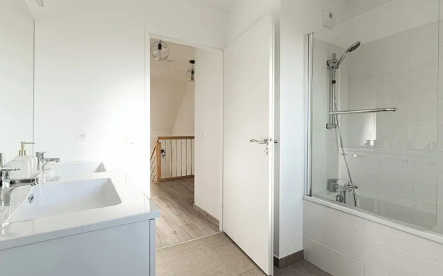 Bright Family Home Near Deauville