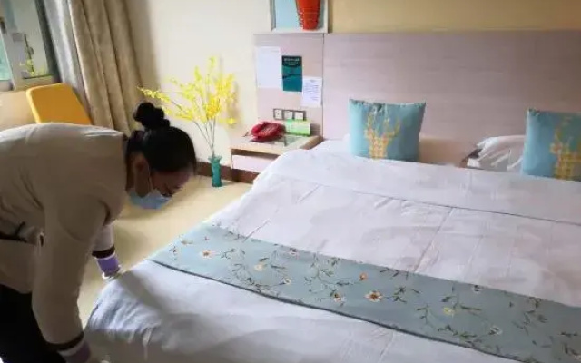 Lingshan Huanyu convenient hotel