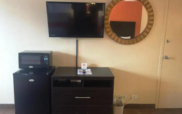 Econo Lodge Central