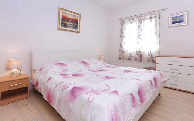 Stunning Home in Podstrana With Wifi and 1 Bedrooms