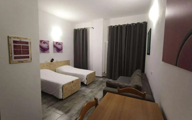 Airport Boulevard Guesthouse