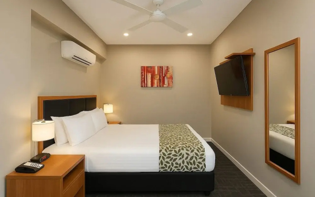 Ela Beach Hotel & Apartments