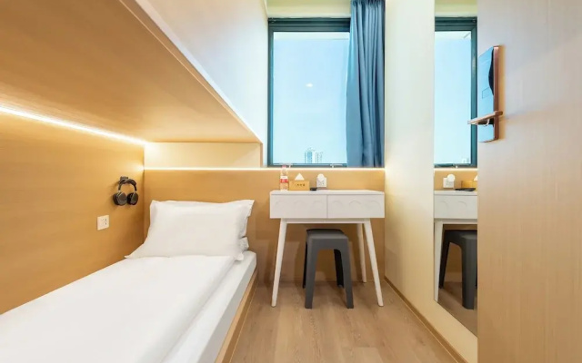 Lemon Hotel
