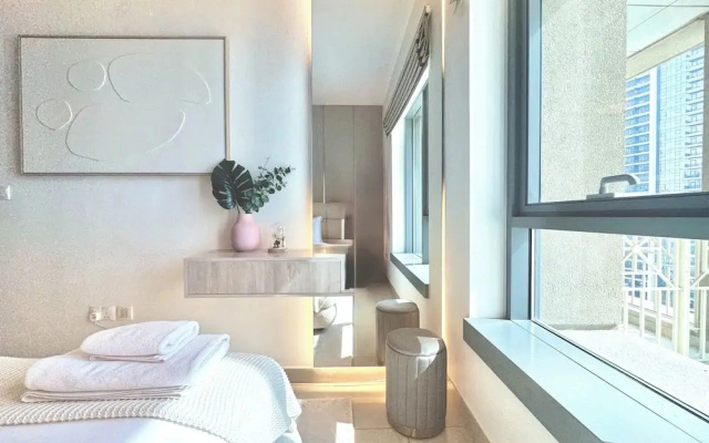 Venduras Chic 1BR near Burj Khalifa