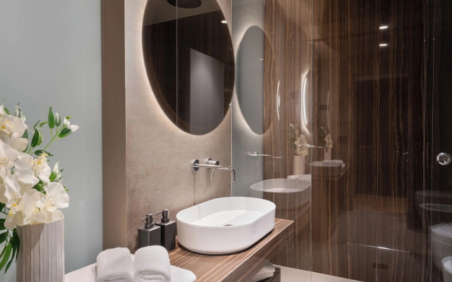 Arts & Crafts Luxury Suites by Amalia
