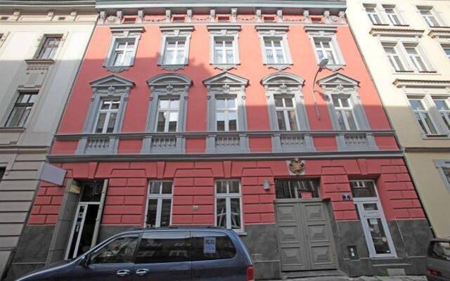 Отель Hostel Cinnamon Польша, Краков - отзывы, цены и фото номеров - забронировать отель Hostel Cinnamon онлайн вид на фасад