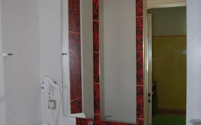 Room "honeybee" in a neoclasical house