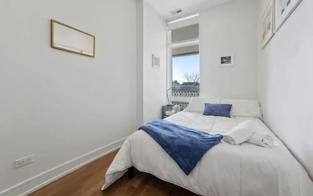 4 Bedroom Condo in Ukranian