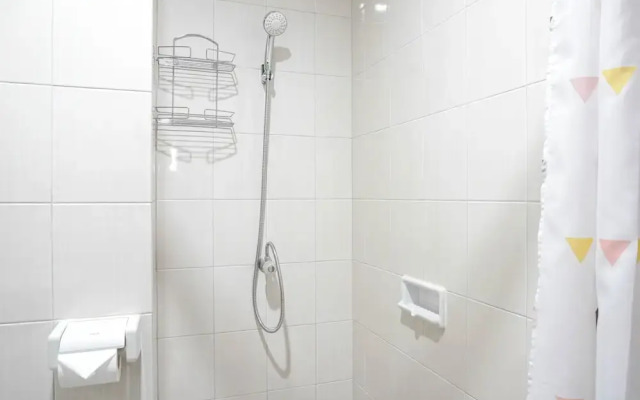 Modern 2Br At Signature Park Grande Apartment