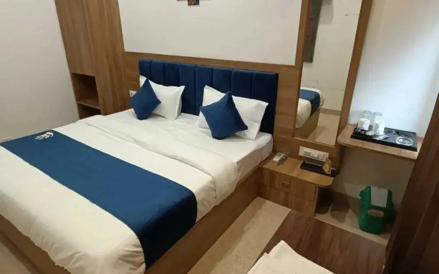 Hotel Raas Inn