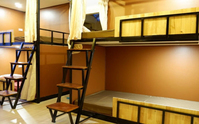 Grace Hostel & Cafe
